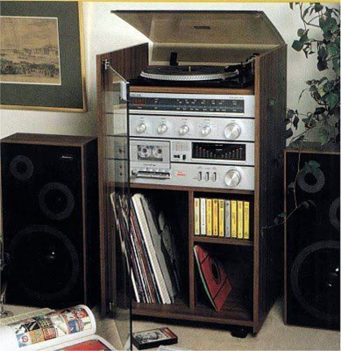 29. Hi-Fi Sound Systems Were the Latest Technology in the '80s