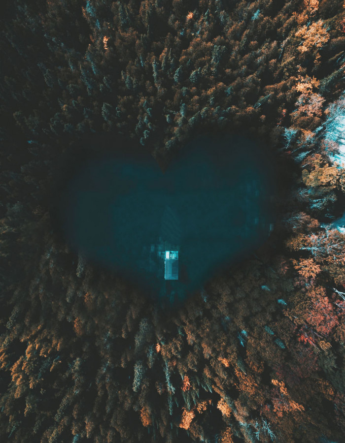 17. What is that, staring at me from the deep?