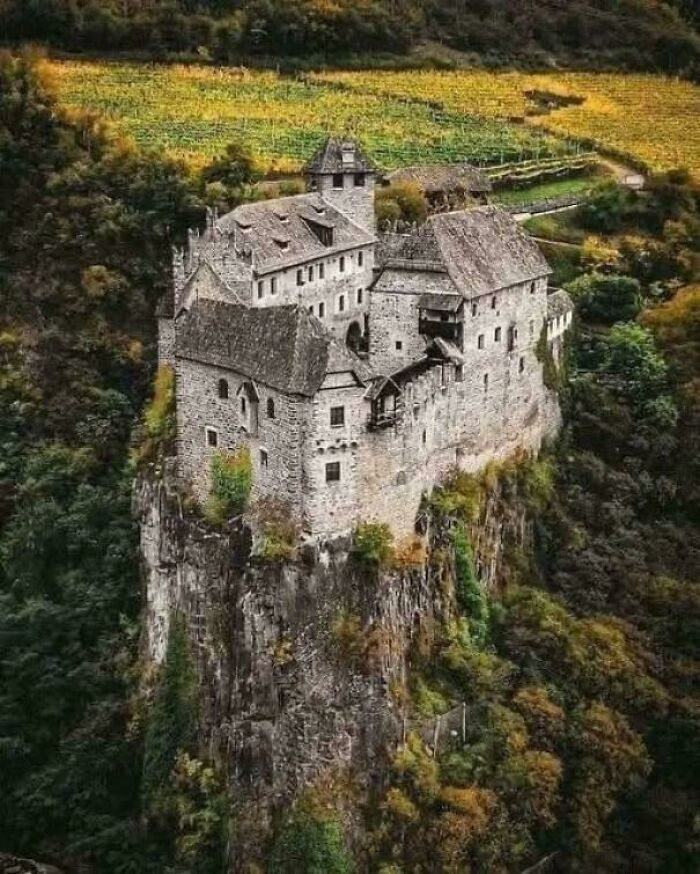 Abandoned Chateau In France!