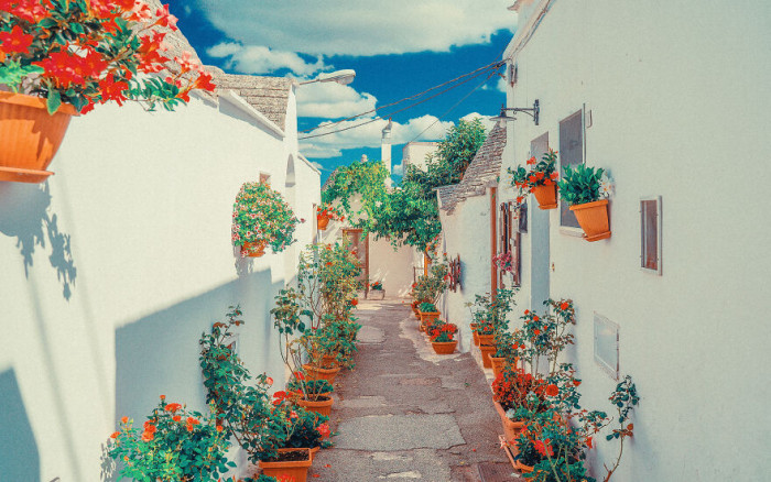 14. I love the flower decor