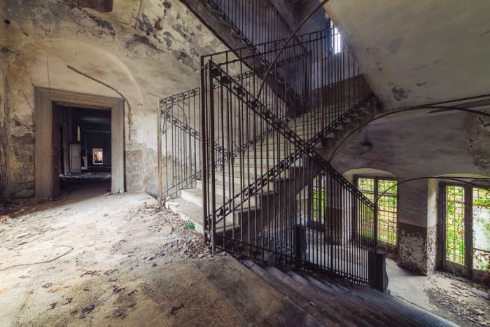 11. Just by the staircase, you can tell how large this madhouse was.