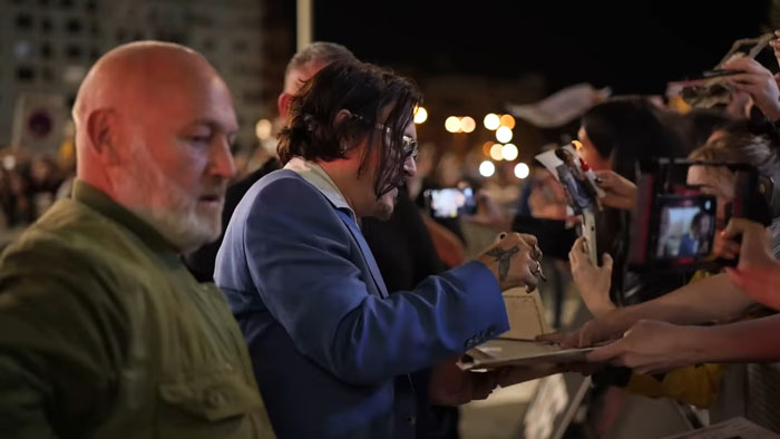 As Usual, the Fans Can’t Get Enough of Him