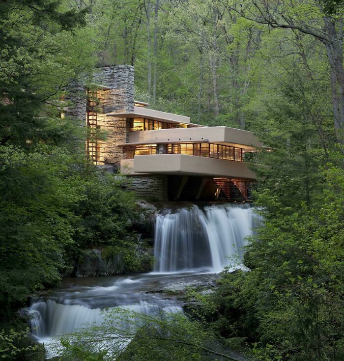 4. Fallingwater House, designed by Frank Lloyd Wright in 1935, is located in Pennsylvania.