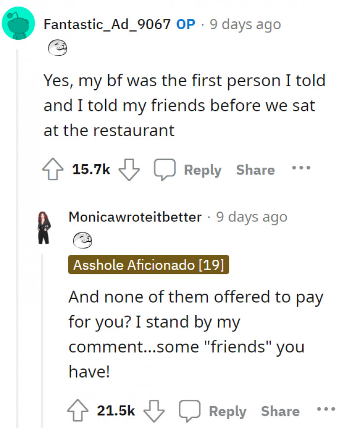 Her boyfriend and their friends were aware she got robbed, yet no one offered to cover for just a meal for her. What good friends she have.