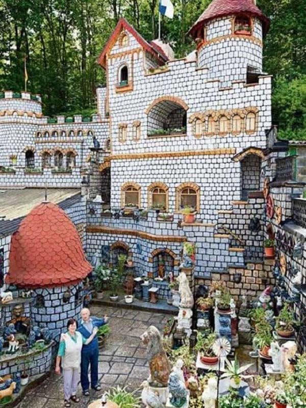 2. This fairy tale castle proves dreams—and projects—really do take a lifetime. Heinz and Hildegard Schonewolf's 37-year labor of love is in the making! It might be a tough act to follow.