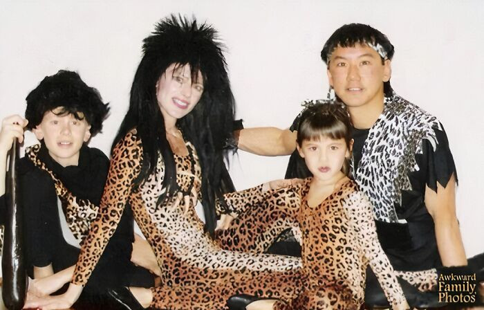 "Every Year, My Family Did Themed Christmas Photos"