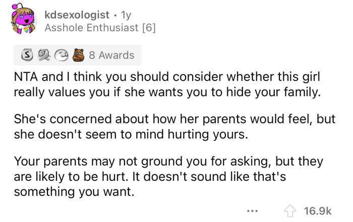 Here's how the Reddit community reacted to u/ThrowRAhelplost's situation: