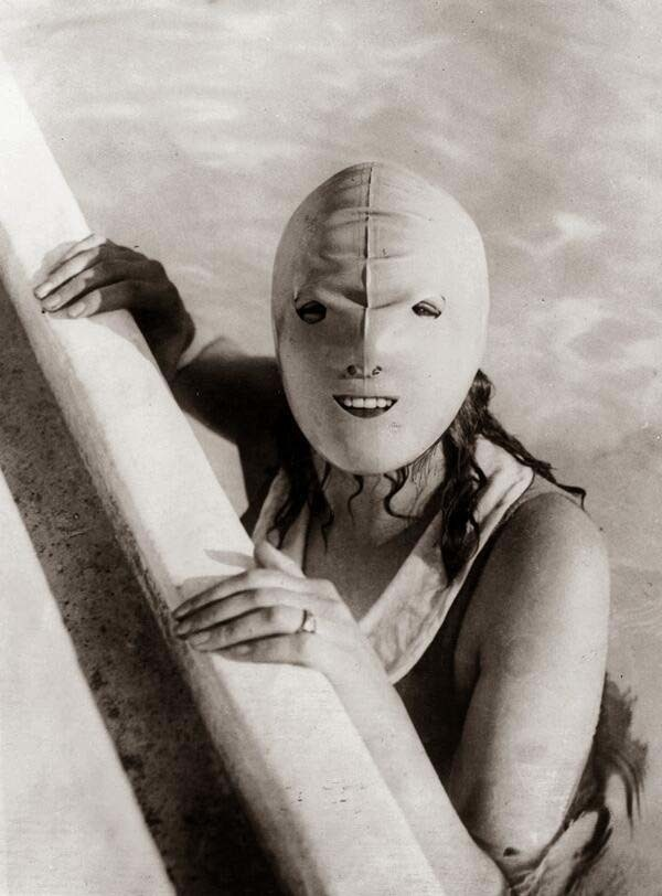 4. A full-faced swimming mask to help protect women’s skin from the sun (1920s).