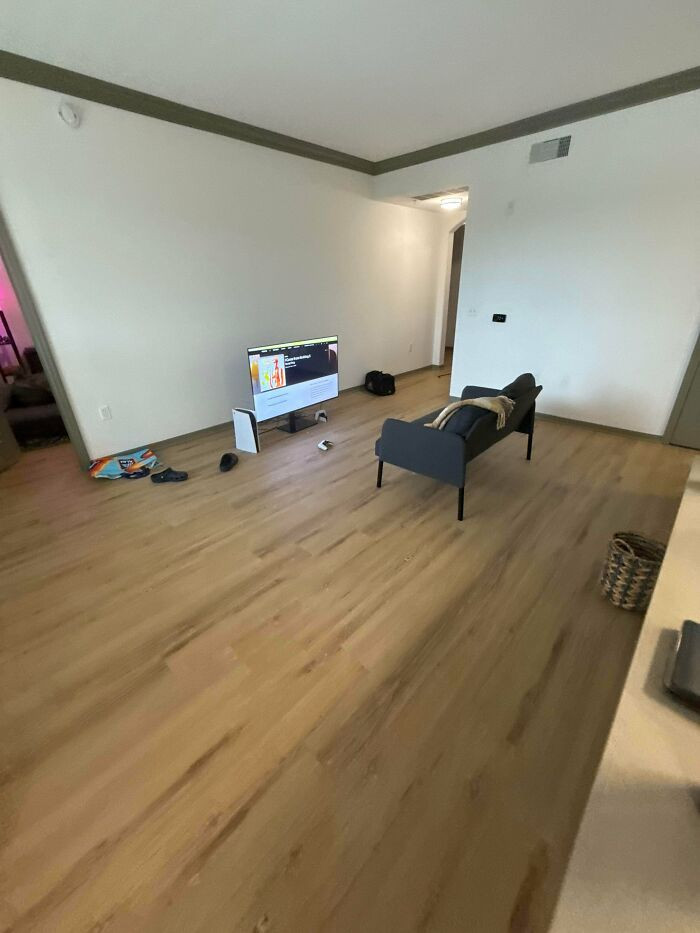 "20 Living Alone"