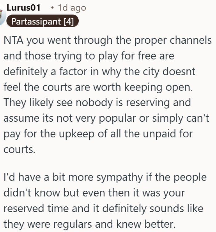 Using a reserved court without paying is not as harmless as it seems