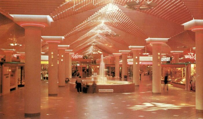 "Moorestown Mall, Moorestown, New Jersey (1986)"