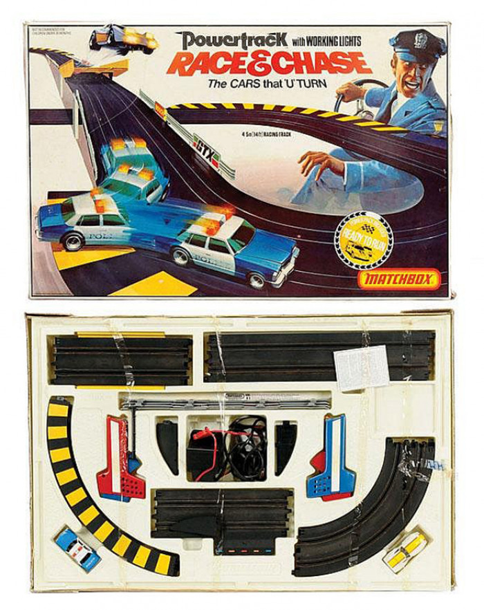 38. This Race ‘n’ Chase Powertrack Set Called Slot Cars (Scalextric)