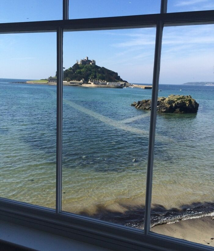 2. I Work In A Bar Owned By A Lord And Lady Who Live In A Castle On An Island You Can Only Walk To At Low Tide