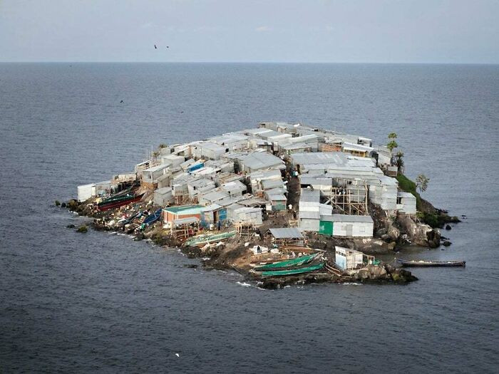 "Migingo Island, Population Of 131, Only 0.0008 Sq Mi"