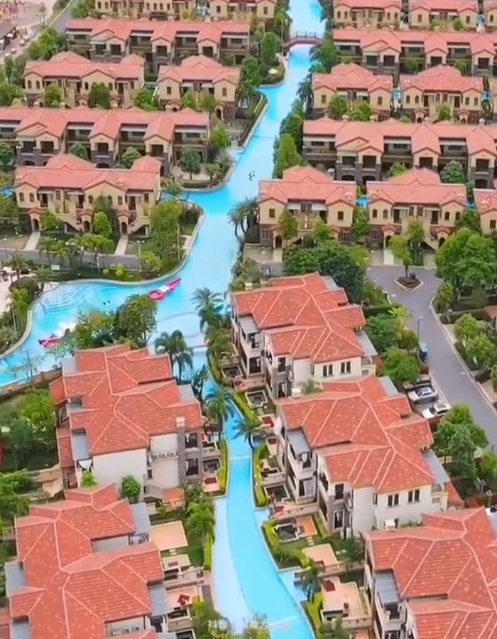 20. All These Houses Are Connected By A Pool