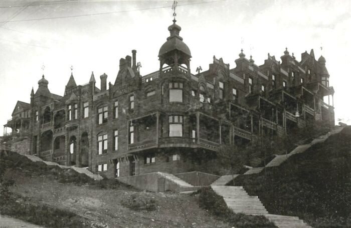 Park Terrace, Duluth, Minnesota. Built In 1890 And Demolished In 1936