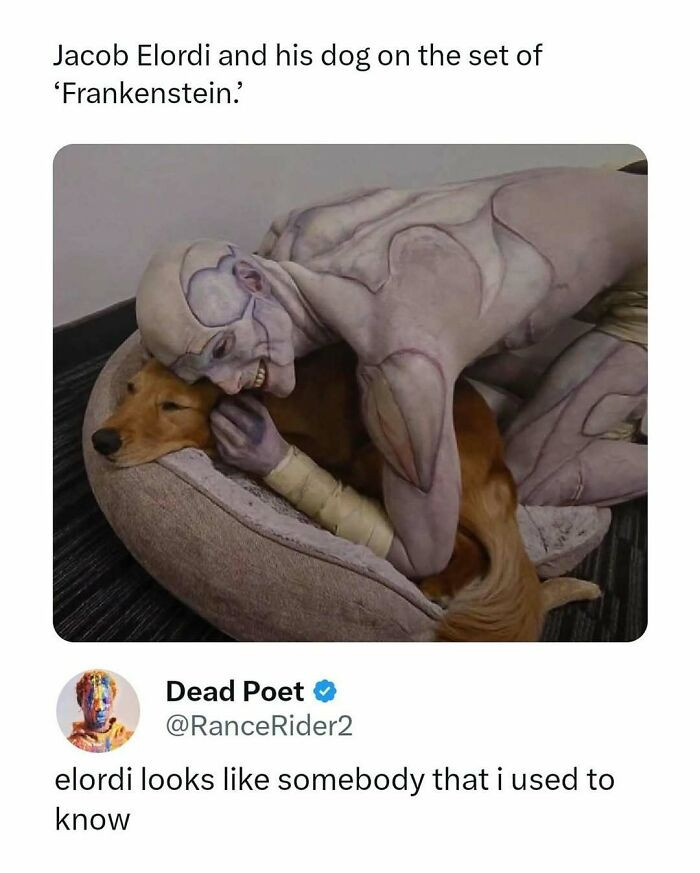 7. The behind-the-scenes pic gave strong “somebody that I used to know” vibes, and people didn’t miss it