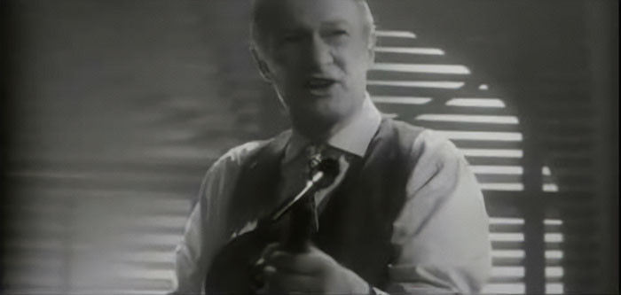 Gangster 'Johnny', Home Alone