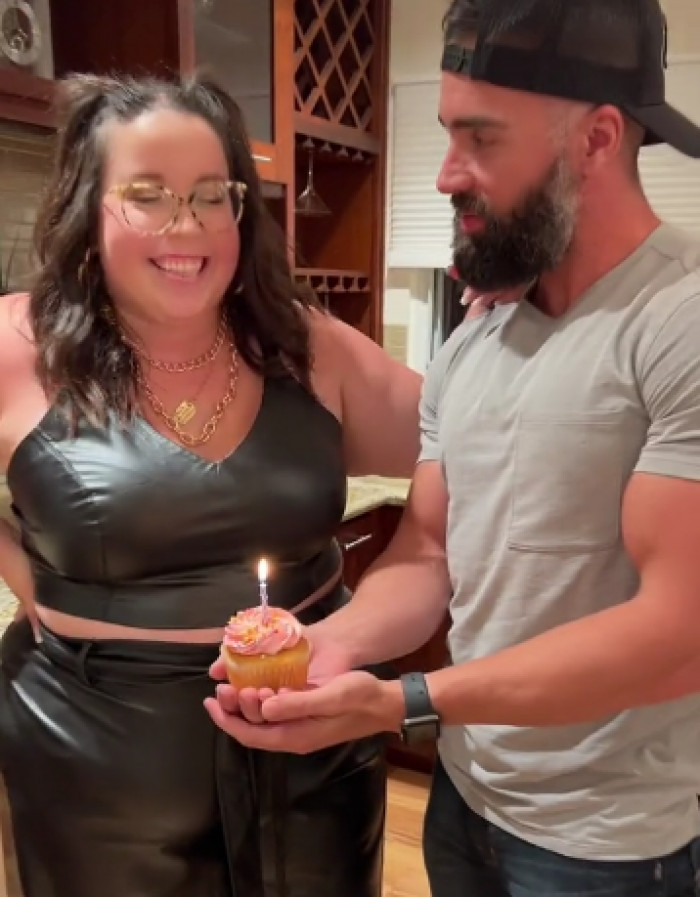 McCarvell, who boasts a staggering 4.9 million followers, shared a TikTok on a beautiful Sunday of her and her husband looking joyful and gorgeous