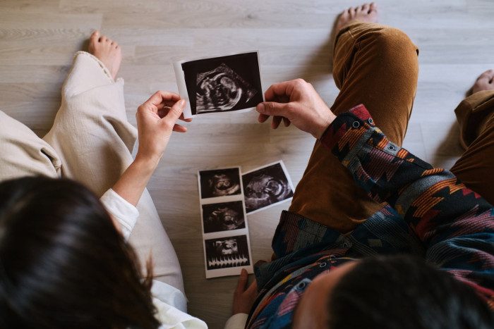 Healthcare workers discuss genetic risks and child health in first cousin unions.