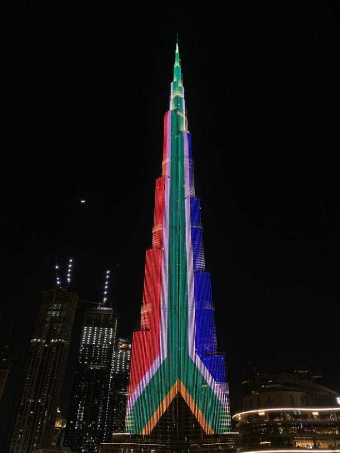 39. South African Flag Displayed On The Burj Khalifa For South African Freedom Day