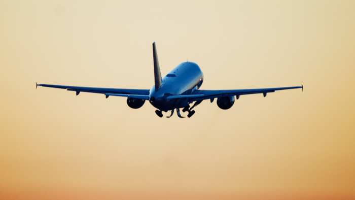 News-style headline about reciprocal travel restrictions involving Mali, Burkina Faso, and Niger