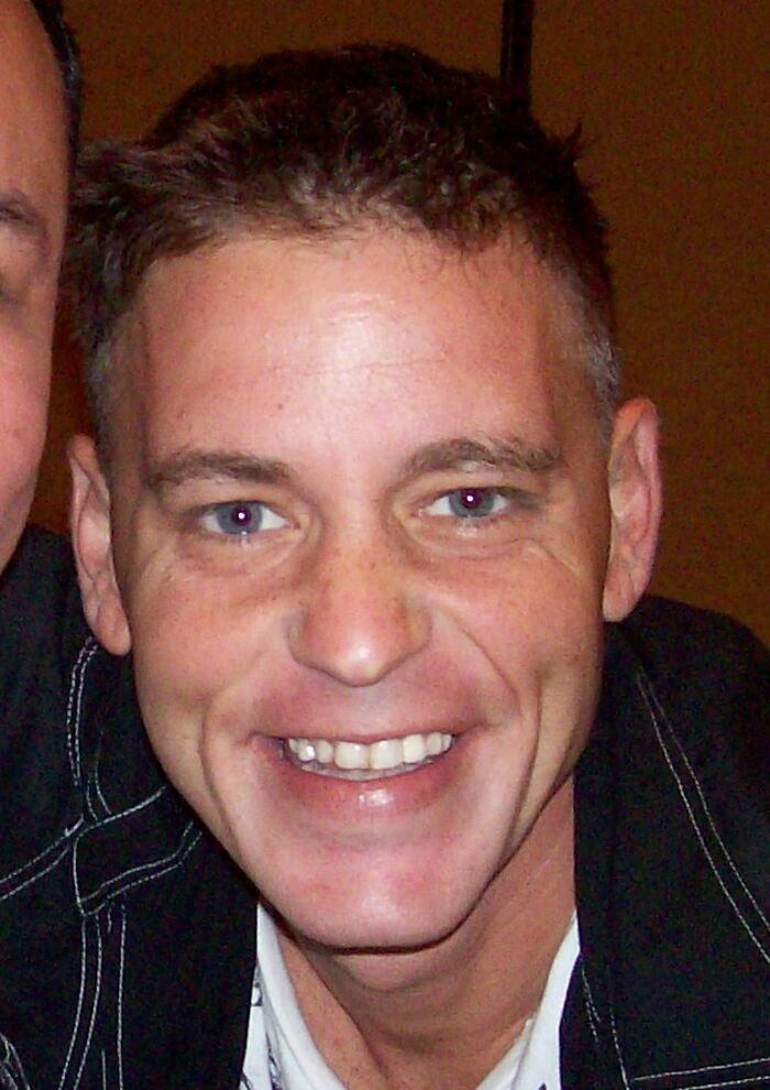 Paul Walker fan reactions shown near Freddie Mercury and David Carradine legacy topics.