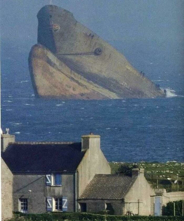 11. Aftermath Of Amoco Cadiz Sinking