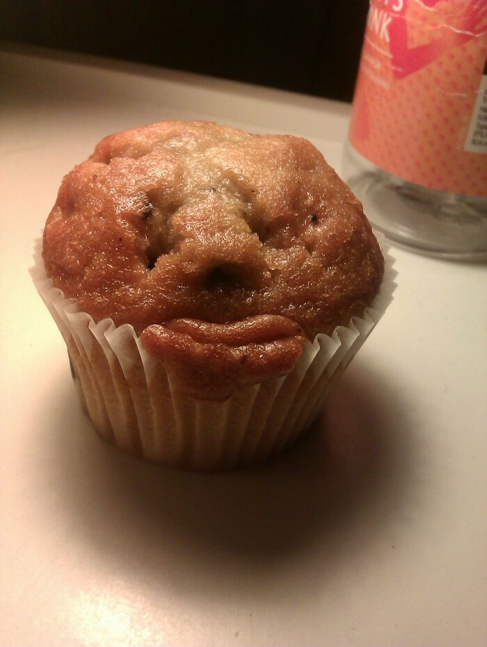 7. This muffin had a sassy face straight out of its packet