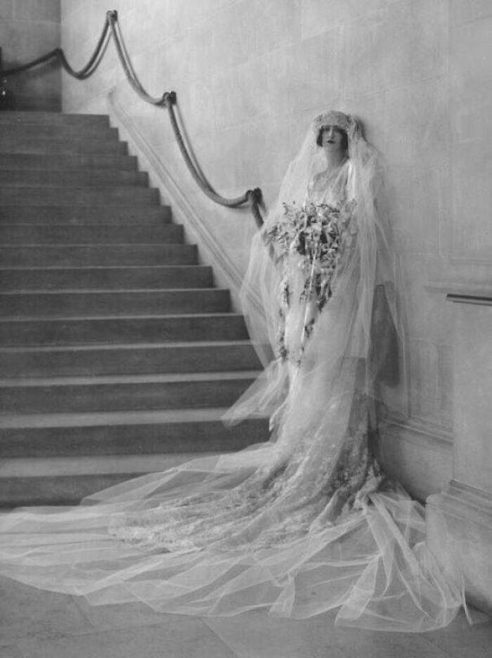 29. The Cornelia Vanderbilt wedding portrait. (1924)