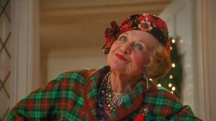 11. In National Lampoon's Christmas Vacation, Aunt Bethany is the only one who is aware of the shifting Griswold Multiverse.
