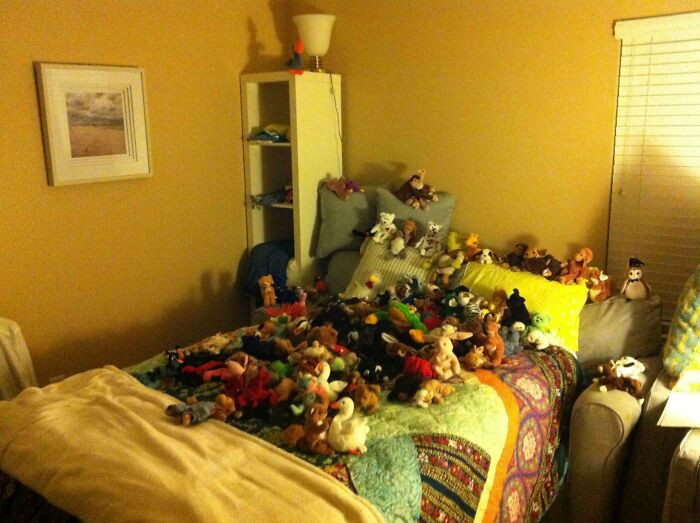 "Thought My Roommate Was Bringing A Girl Home Tonight, So Naturally I Did This To His Bedroom"