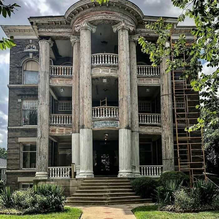 13. Wow, this building is wild, and it's so cool that they renovated it.