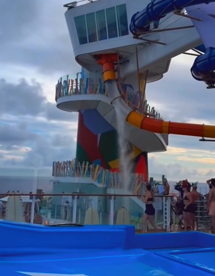 "A Water Slide Ride Turned Into Chaos After Its Glass Suddenly Shattered, Leaving Cruise Passengers Horrified"