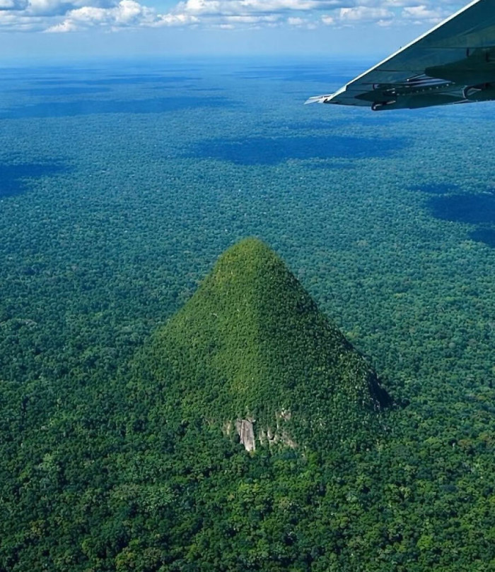 "Cerro El Cono: Peru’s Mysterious Pyramid-Shaped Mountain"