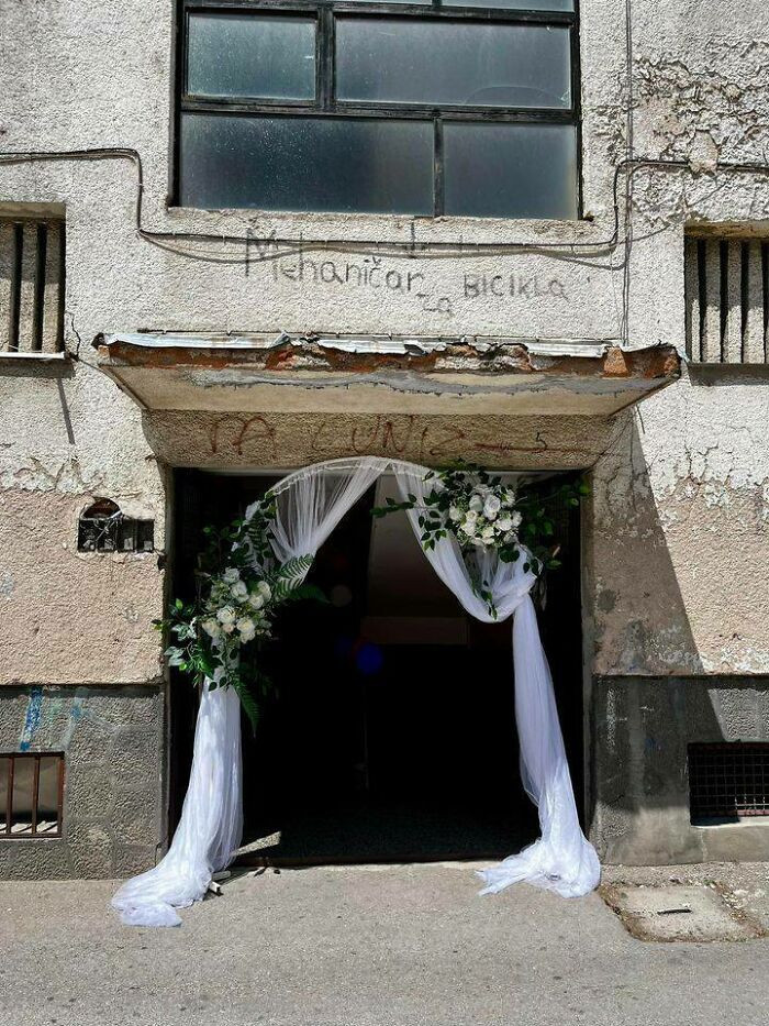 Balkan Wedding Decoration: When Elegance Meets The Raw Reality Of The Neighborhood. A Beautiful Beginning In A Familiar Setting