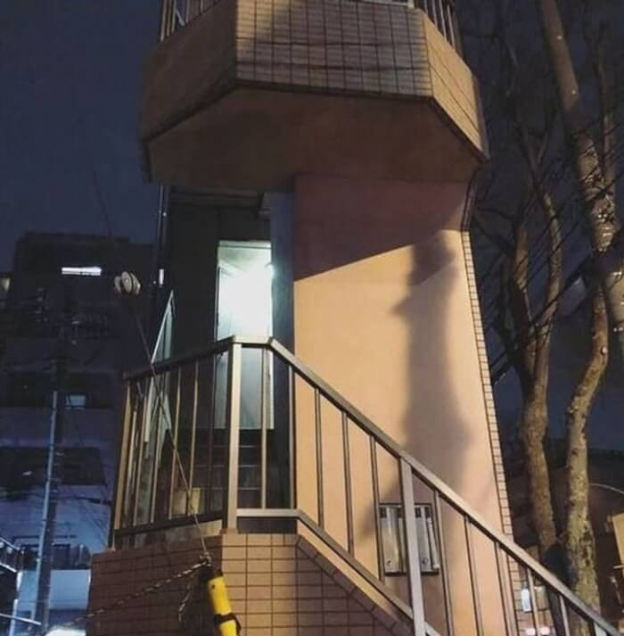 5. These 2-step-wide houses that you can find everywhere in Tokyo: