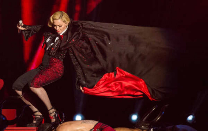 2. Madonna suddenly took a tumble while performing at the 2015 Brit Awards