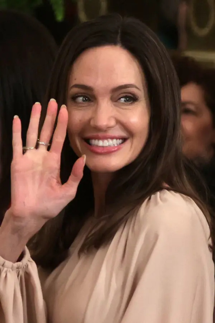 14. It's impossible not to know Angelina Jolie—but she was pretty much just starting out in the early '90s.