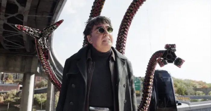 19. Instead of being controlled by puppeteers, Alfred Molina's Doc Ock's tentacles are completely CGI.