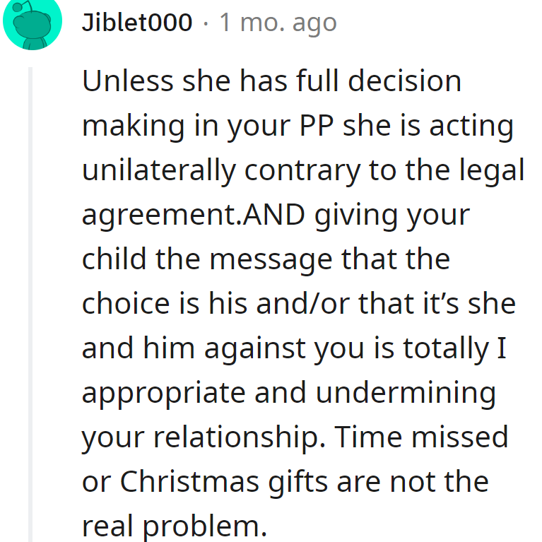 In her solo script with their agreement, she's sending a duo message against them. Drama overload, forgetting Christmas gifts in the spotlight.