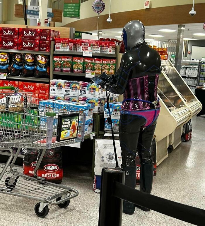 "Caught In The Wild At A Publix But Definitely Walmart Customer Energy"