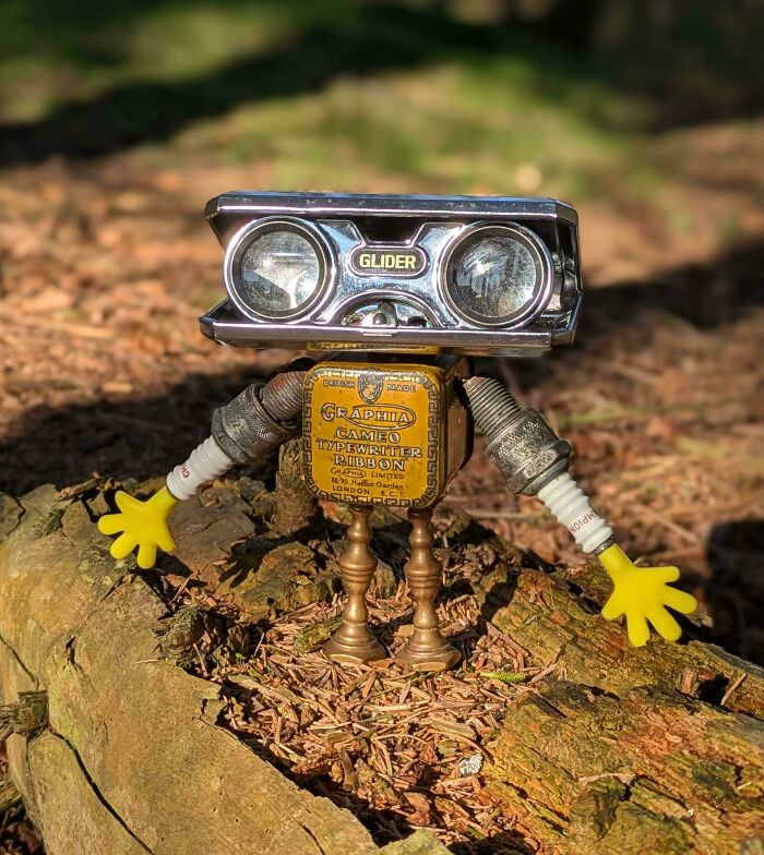 "Make Little Vintage Robots"
