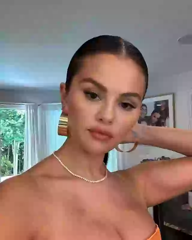 Selena Gomez opened up about her past relationship.