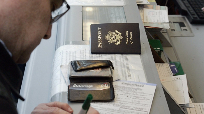 Passport power comparison showing declining U.S. access and UAE visa rise
