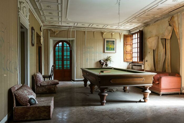 "Abandoned Italian Millionaire's Mansion"