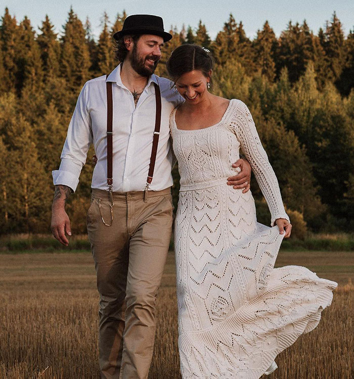 The story of Veronika Lindberg Heino, or Kika, who knitted her special gown for her big day in 6 weeks