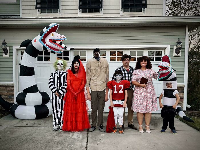 48. My Buddy And His 5 Kids Always Do It Up For Halloween
