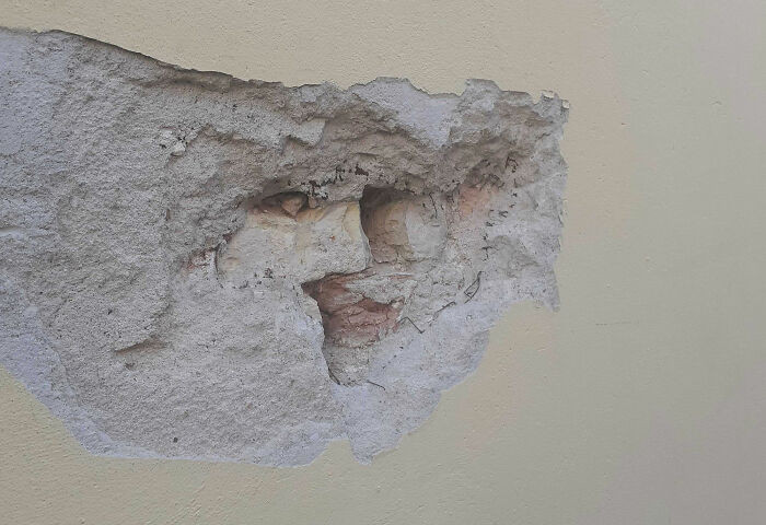 24. This definitely looks like a portrait done by a modernist