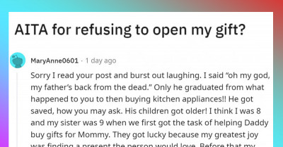 Woman Refuses To Unwrap A Gift Her Husband Got Her For Christmas Because It’s Not What She Wanted